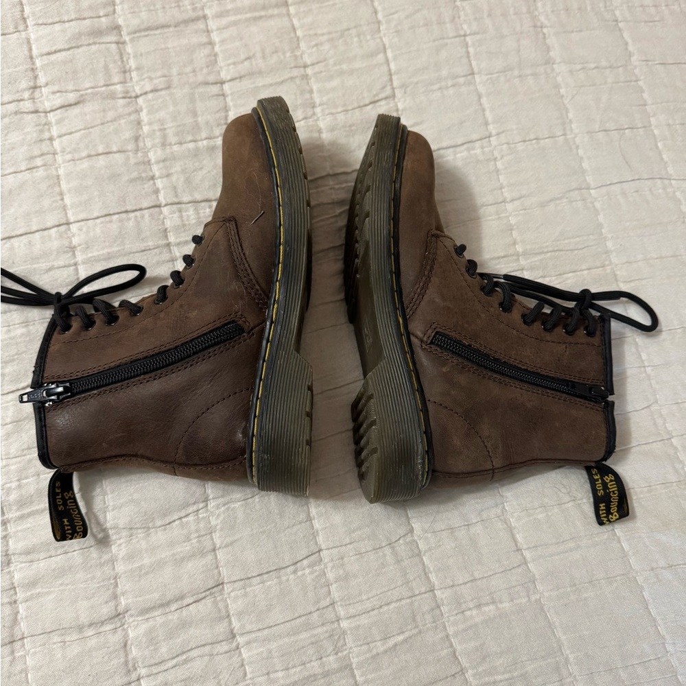 Dr Marten kids Delaney Brown size US 1 Classic Style EUC - Picture 8 of 12
